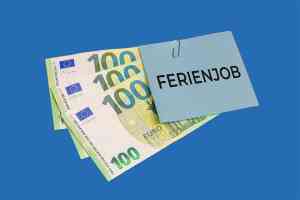 100-Euro-Banknote und Ferienjob